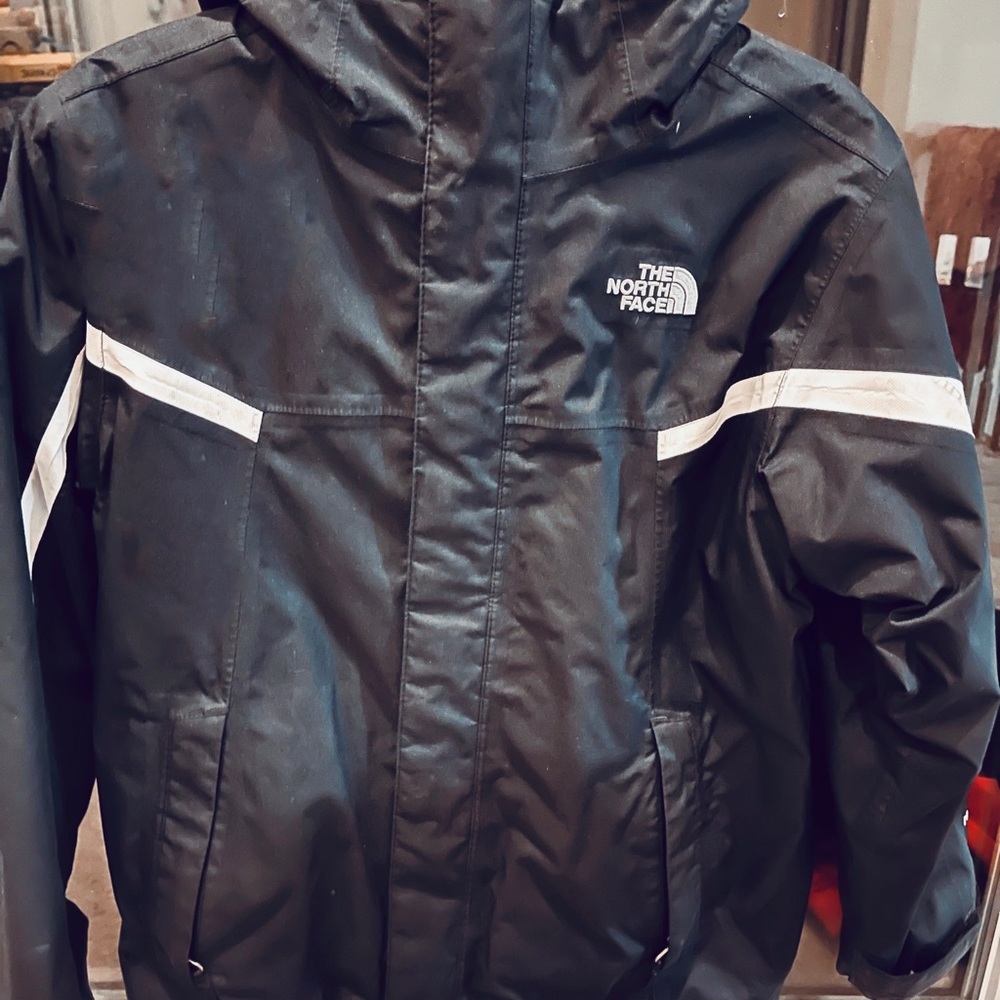 Boy youth small 7-8 North Face Hyvent